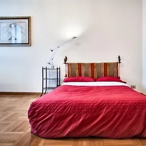 https://piazza-duomo-apartment.it-lombardy.com
